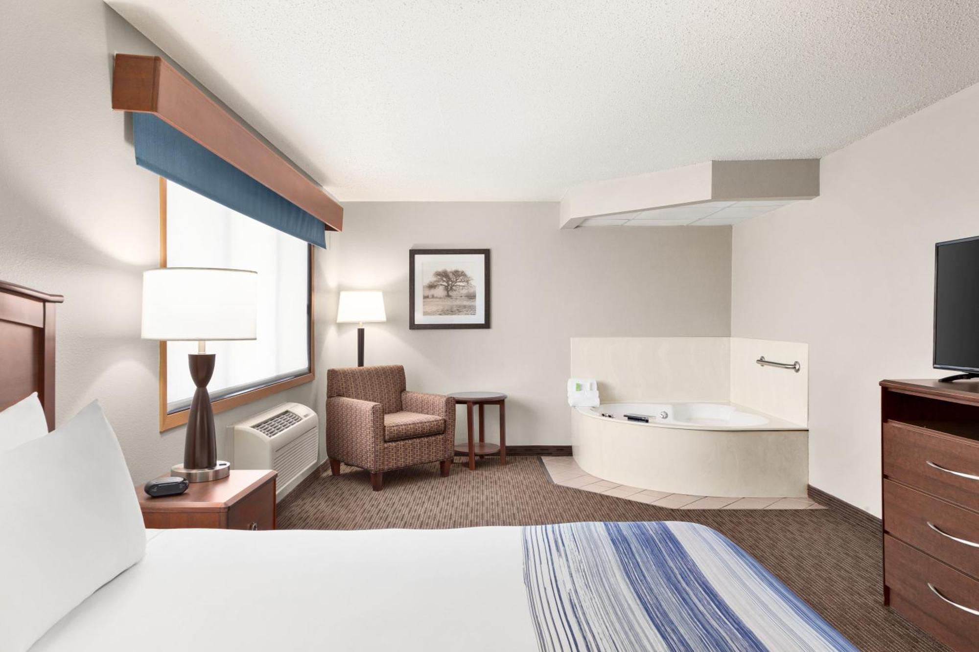 Americinn By Wyndham Fergus Falls Conference Center Rom bilde