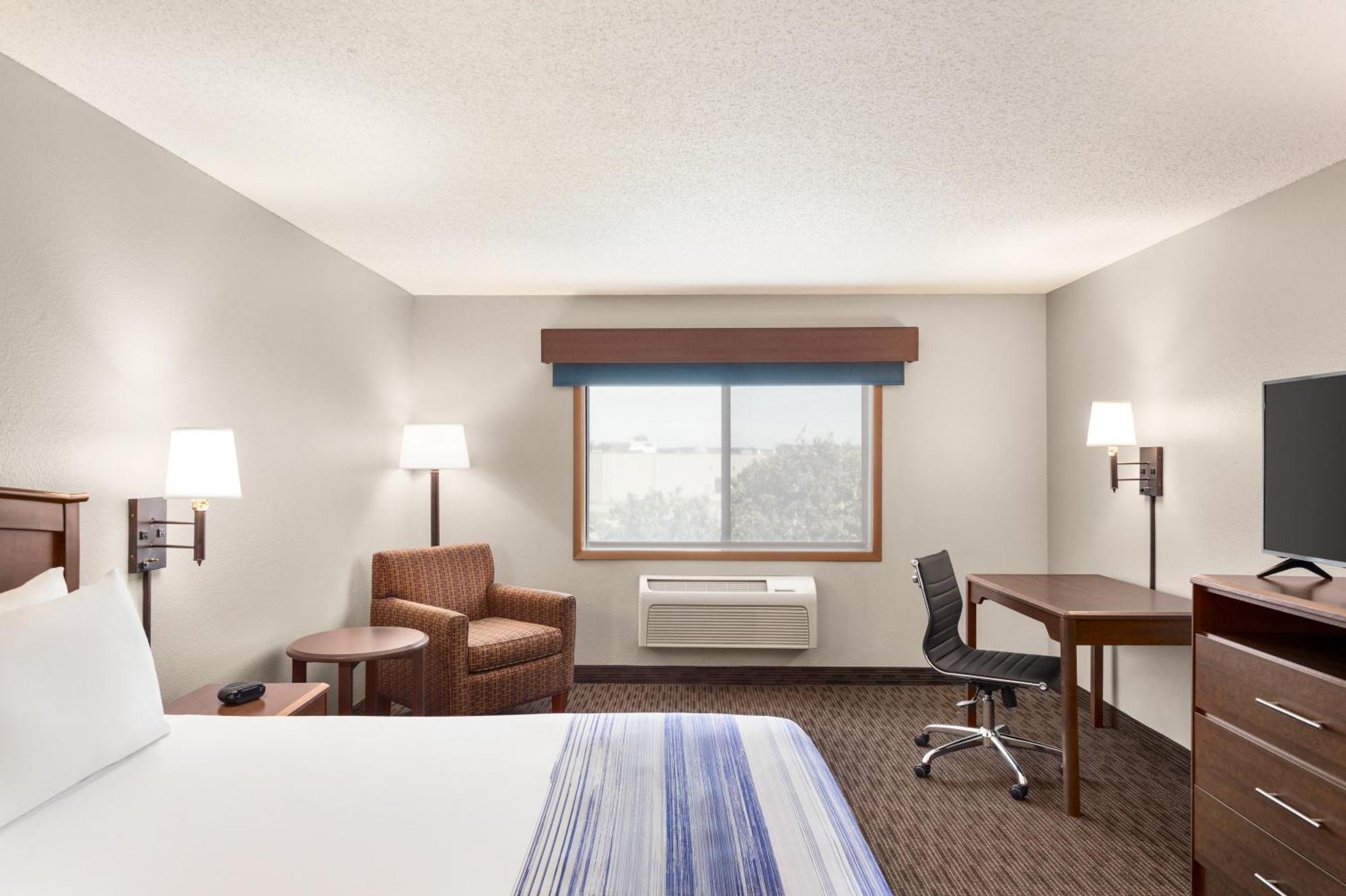 Americinn By Wyndham Fergus Falls Conference Center Rom bilde